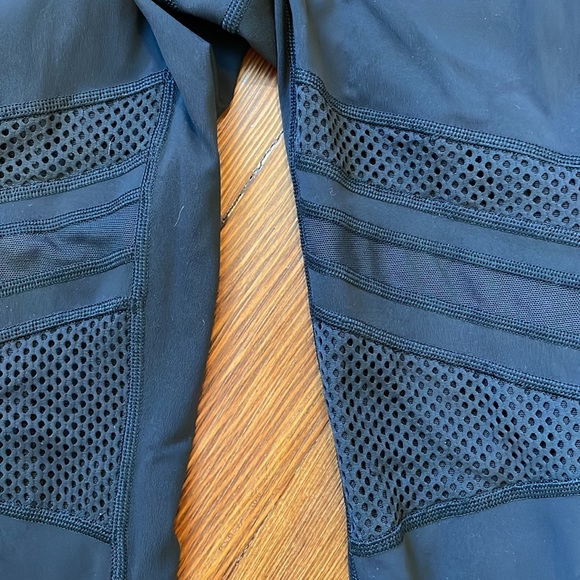 Lululemon size 2 leggings - Picture 2 of 3